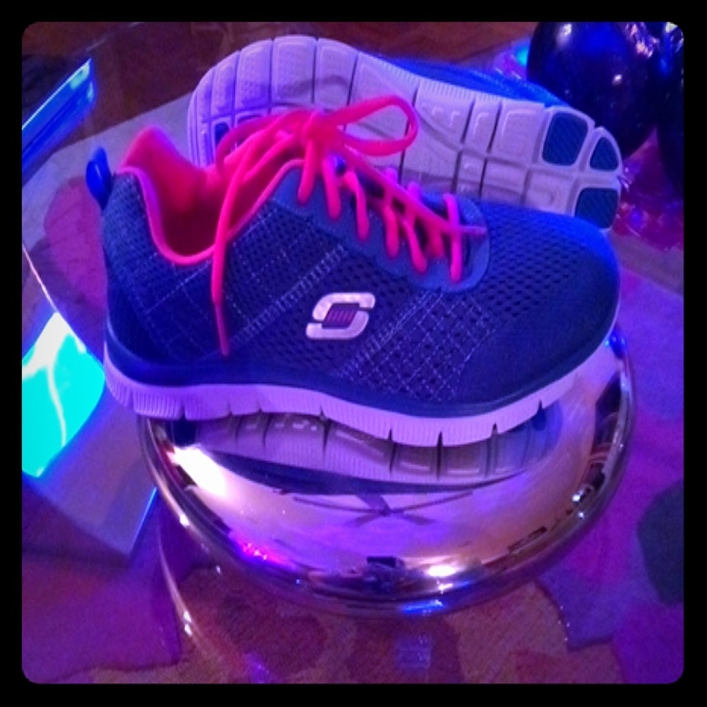 Sketcher's stretch-knit shoe